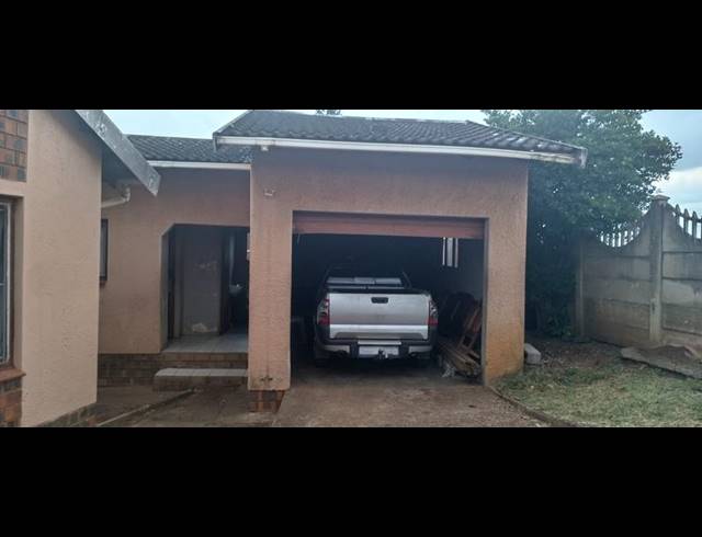 3 BEDROOM HOUSE FOR SALE IN NGWELEZANA